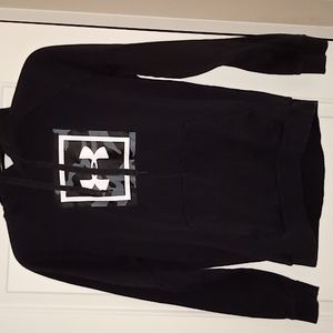 Under Armour size medium sweatshirt